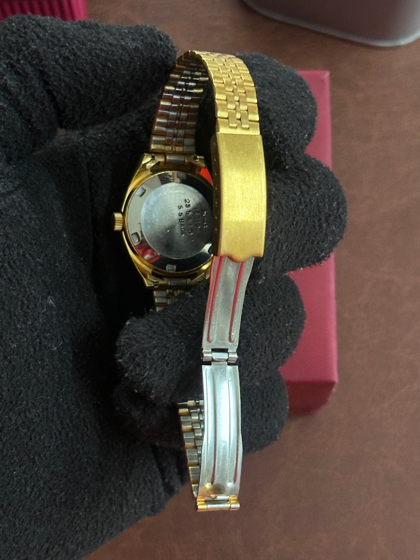 NOS HMT Surabhi Gold – Ladies Mechanical Dress Watch (Not Used)