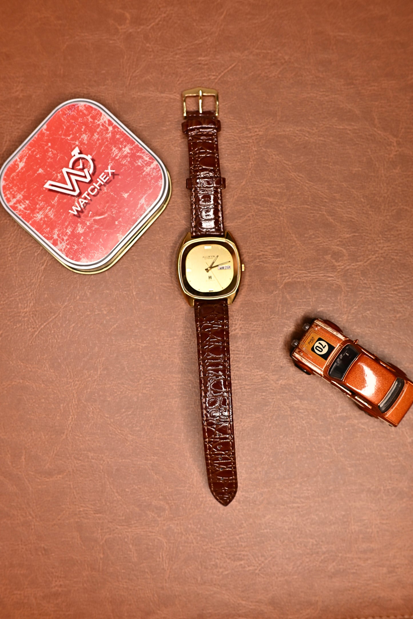 NOS Allwyn Automatic 21 Jewels TV Dial Sunburst Gold Dial (Y381-5050) | Watchex India