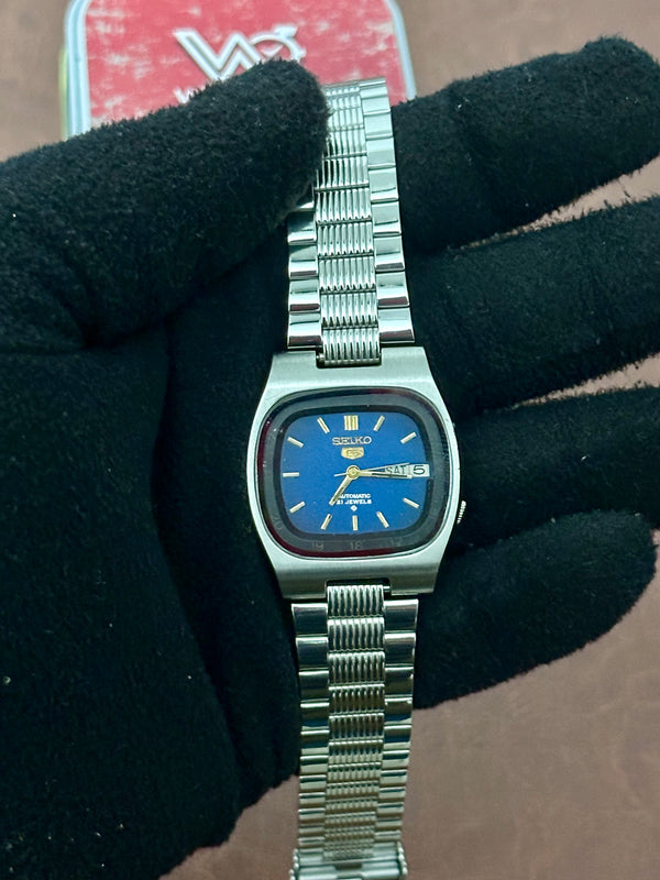 Vintage Seiko 5 Blue Automatic TV Dial – Ref. 7009-3130
