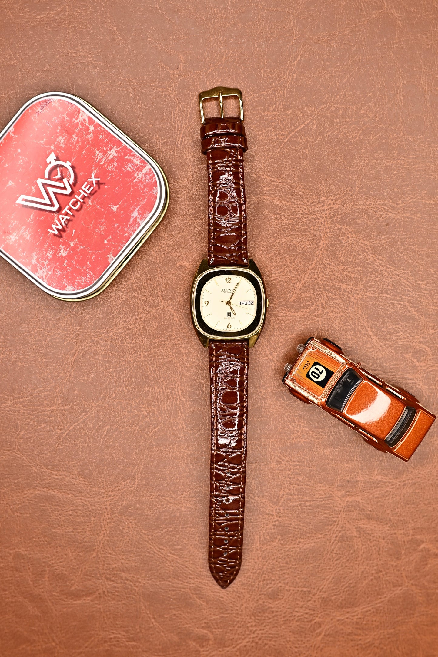 NOS Allwyn Automatic 21 Jewels TV Dial Gold Tone (Y381-5050) | Watchex India