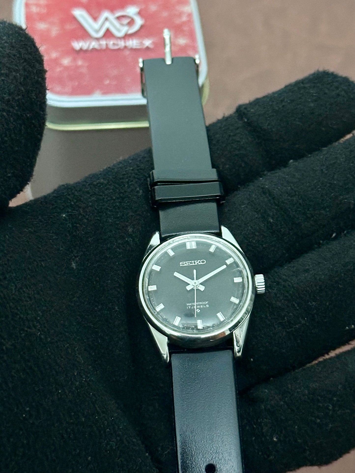 Vintage Seiko 66-7970 Black Dial Hand-Winding Dress Watch (1969)