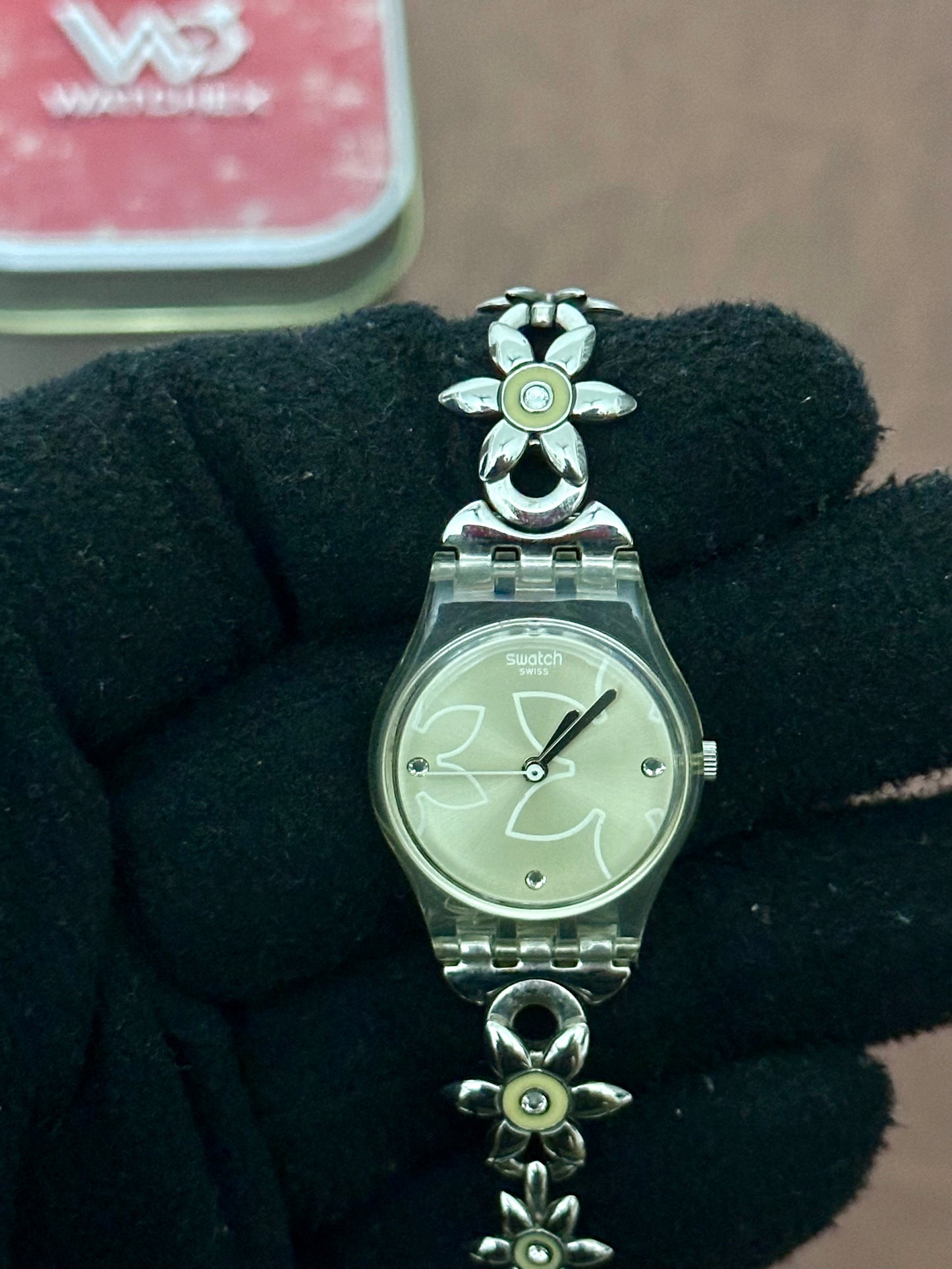 Vintage Rare Swatch Lady Floral Bracelet Quartz – Swiss Made (Late 1990s / Early 2000s)