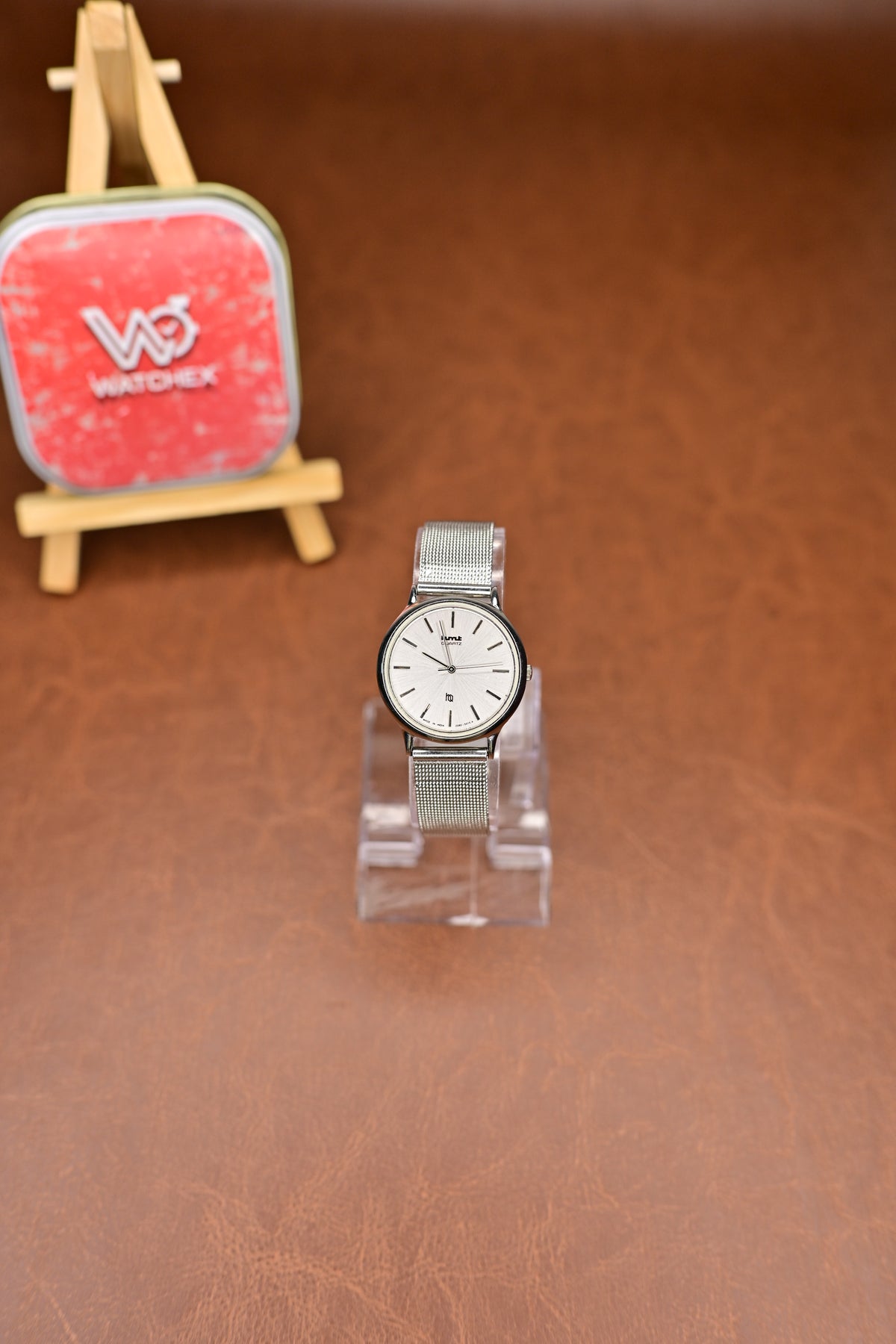 NOS HMT Quartz 2080-5015 Silver Sunburst Date Dial Round Dress Watch with Mesh Bracelet — Watchex India