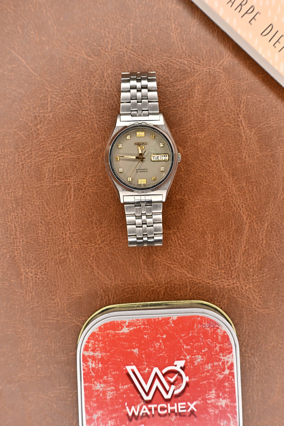 Seiko_5_Grey_Sunburst_Dial_Gold-Tone_Accent_Automatic_Men_s_Wristwatch_Watchex_Vintage_Collection