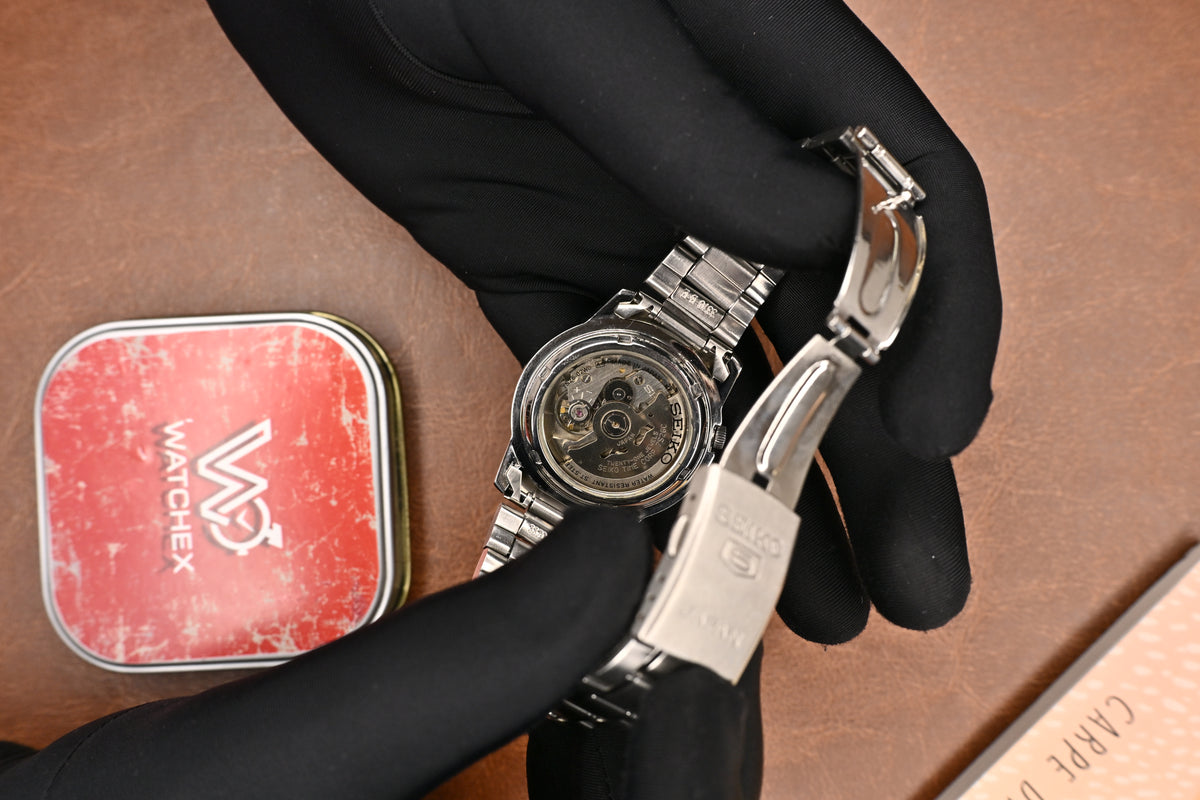Seiko 5 Automatic Silver Dial Red-Accented Sports Men’s Wristwatch | Watchex India Vintage Collection