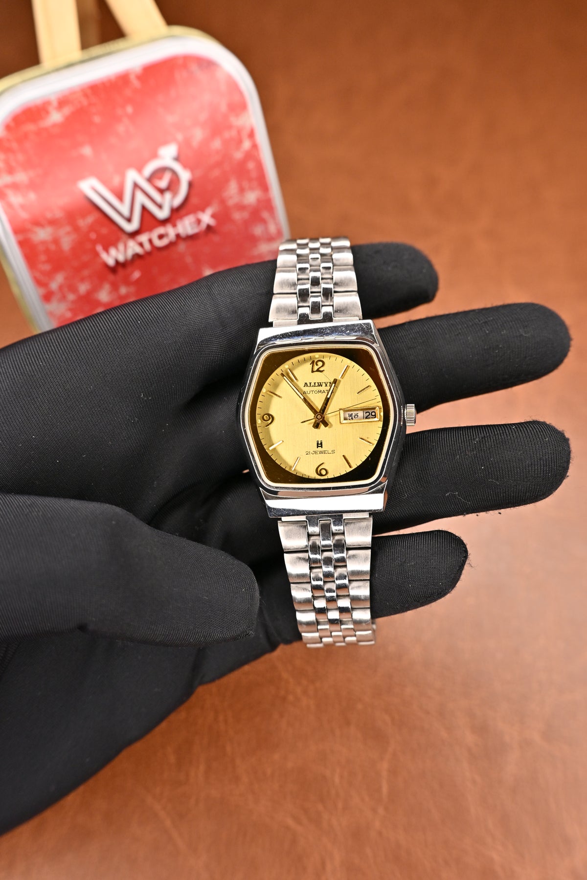 NOS Allwyn Automatic Y381-8100 Golden Dial Day-Date Watch with Stainless Steel Bracelet | Watchex NOS Collection