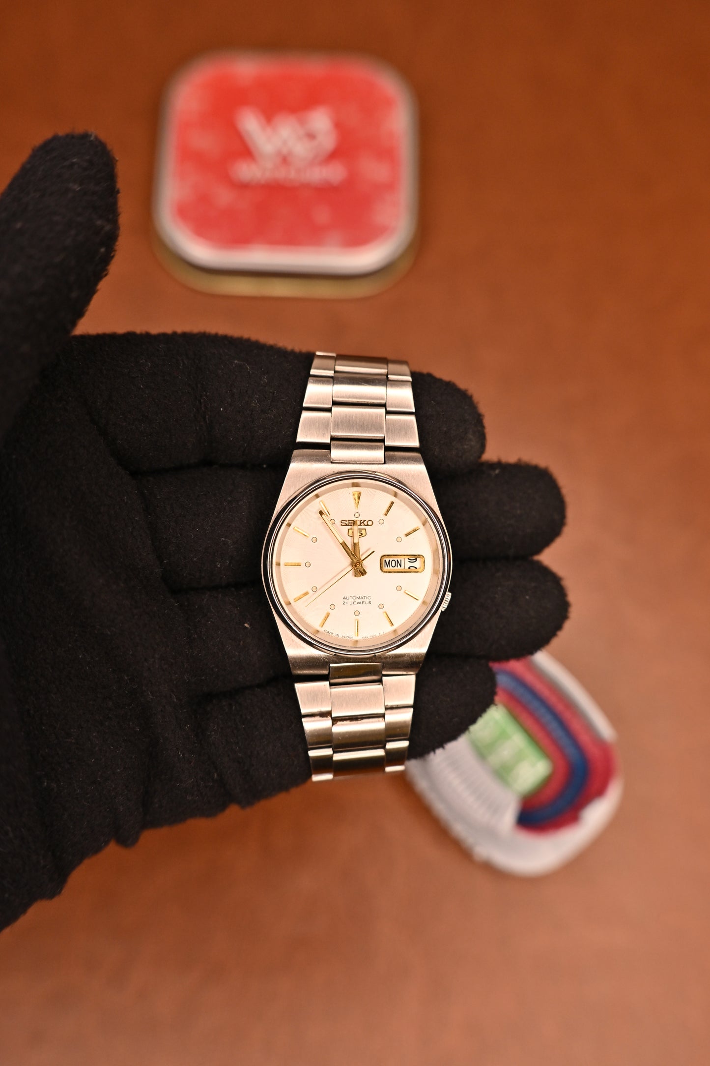 Vintage Seiko 5 Automatic Silver Textured Dial Day-Date (7S26-3130) | Watchex India