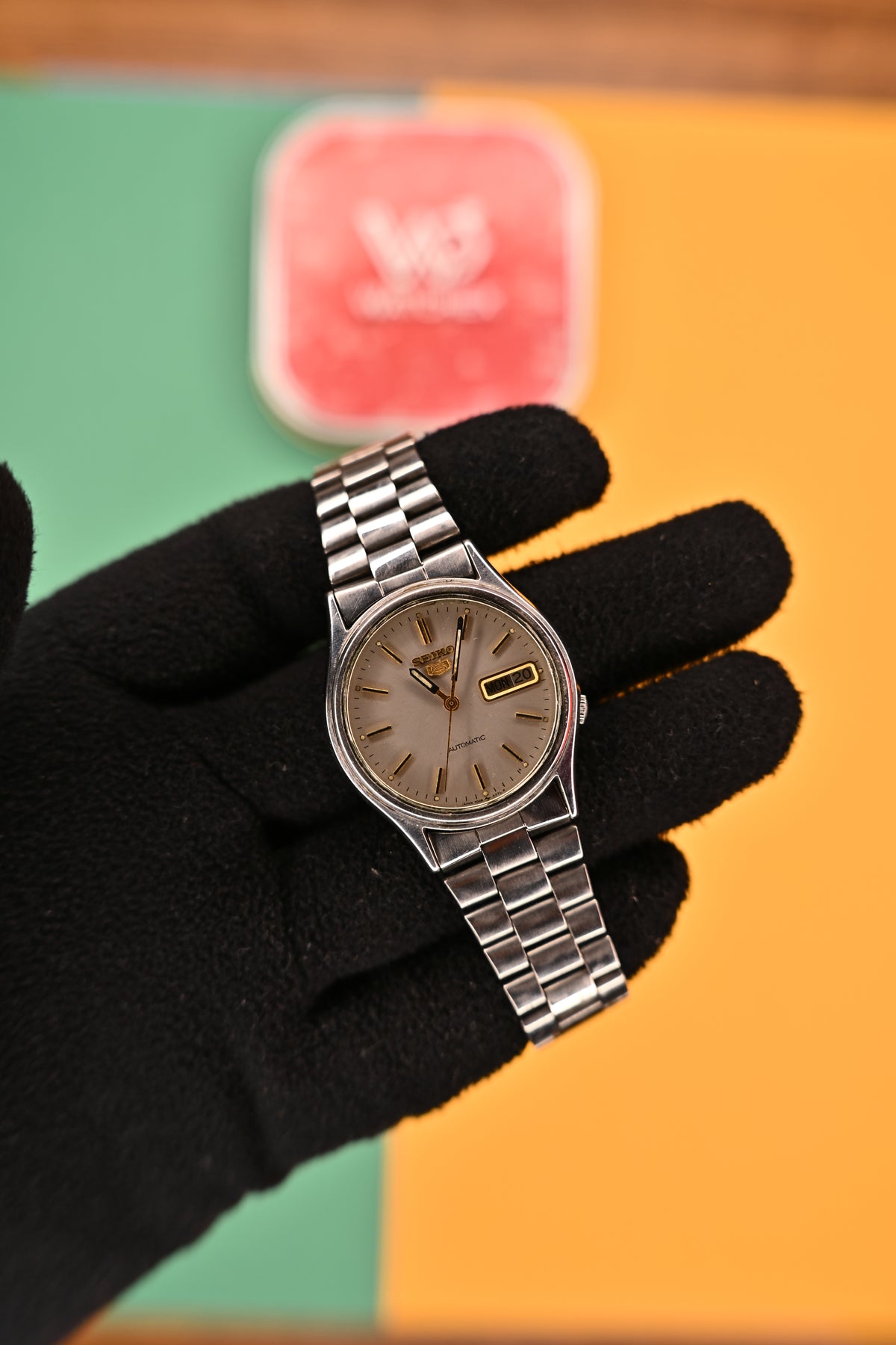 Vintage Seiko 5 Automatic 7009-876A – Silver Sunburst Dial (1982)