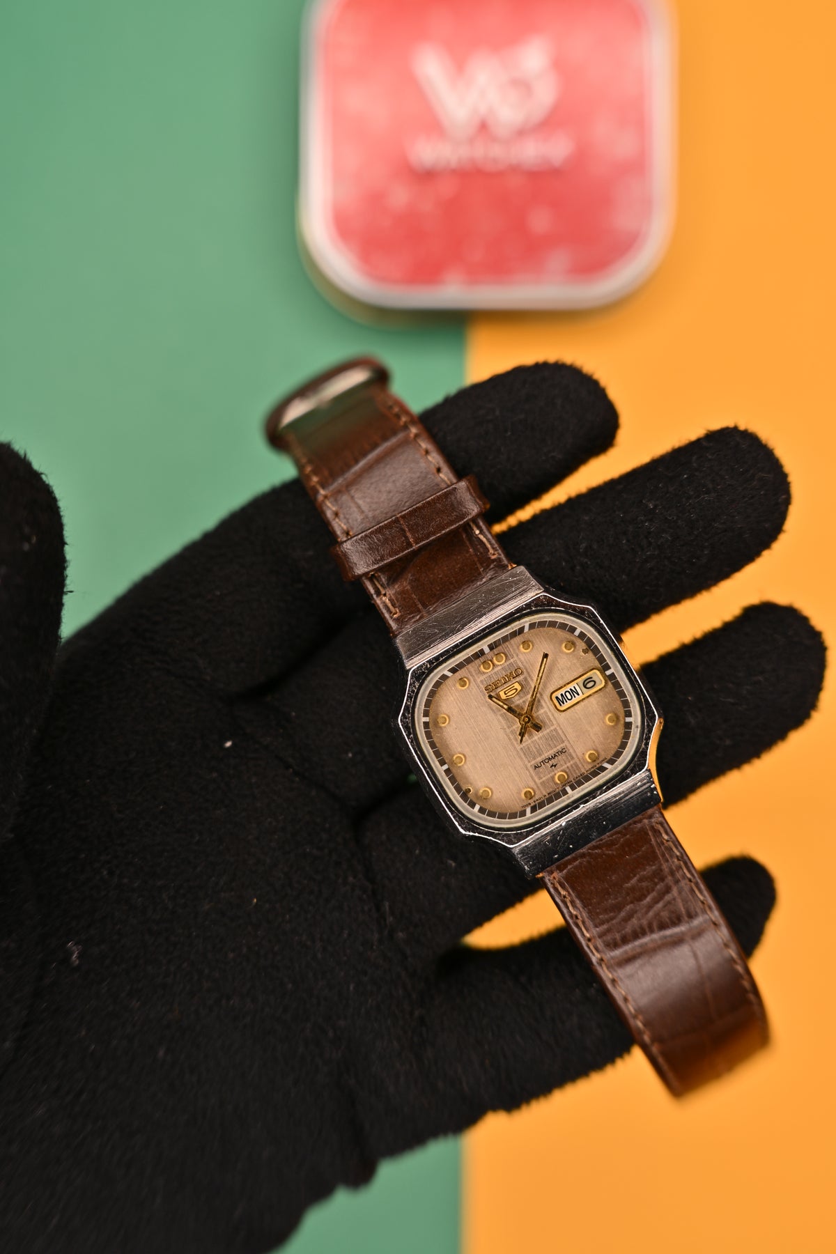 Vintage Seiko 5 Automatic TV-Case Textured Gold Dial Men’s Watch (Ref. 7009-5290)
