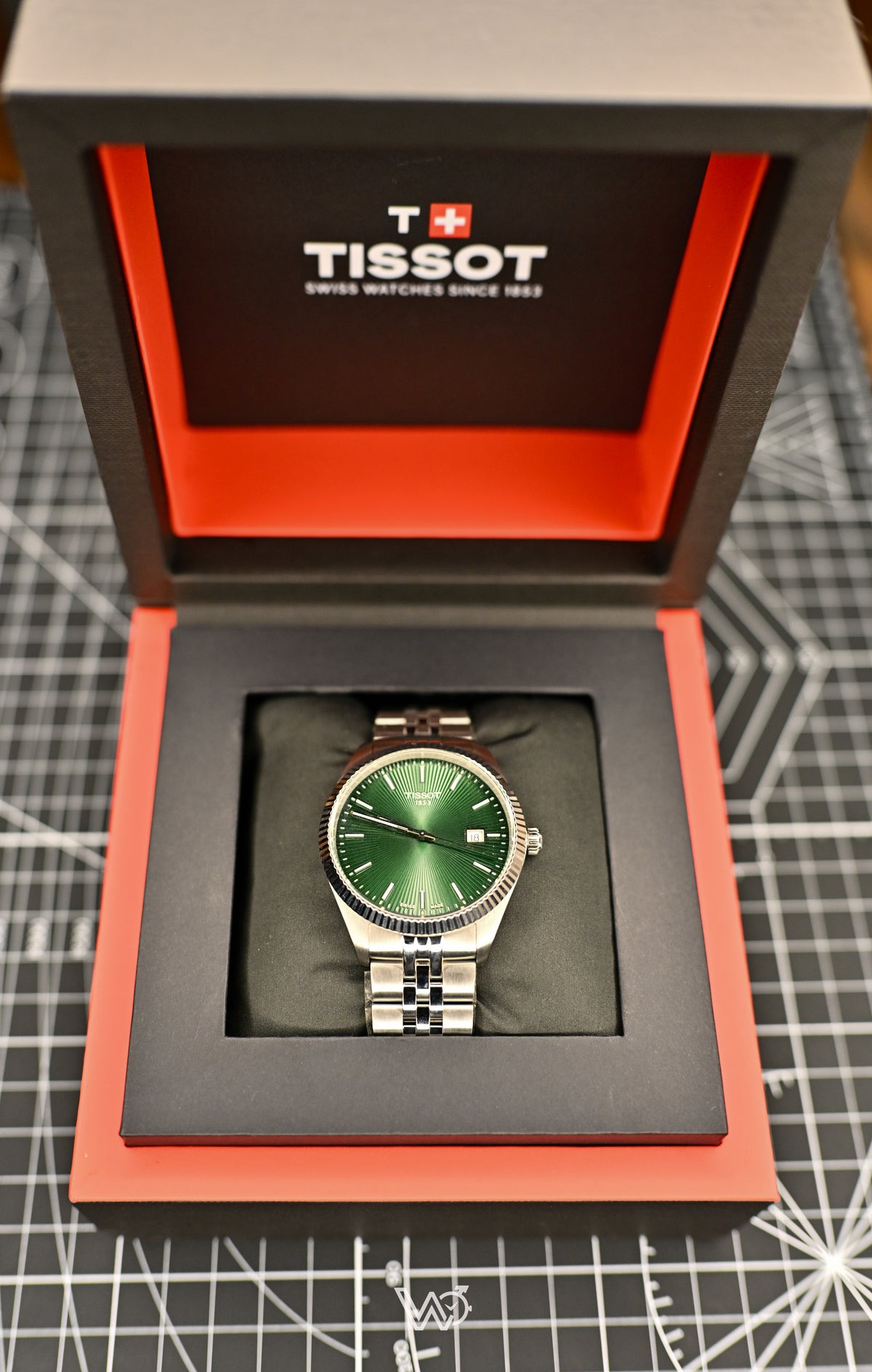 Tissot Ballade Green Dial (Not used) Quartz 40mm | Watchex Signature Collection