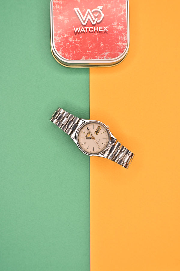 Vintage Seiko 5 Automatic 7009-876A – Silver Sunburst Dial (1982)