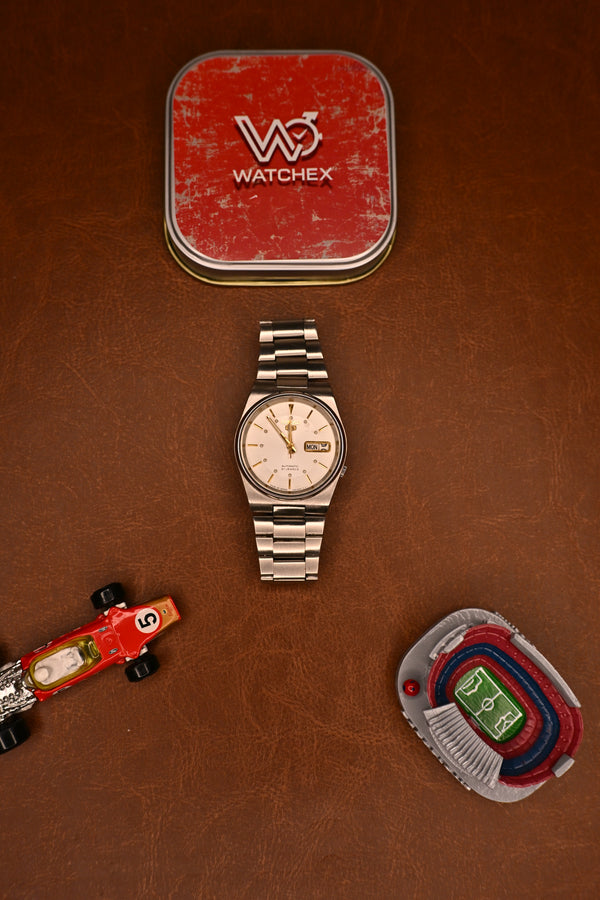 Vintage Seiko 5 Automatic Silver Textured Dial Day-Date (7S26-3130) | Watchex India
