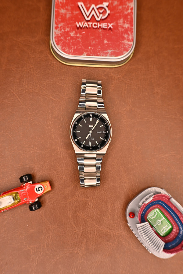 Vintage Seiko 5 (JDM) Automatic Black Dial Day-Date (7009-8281) | Watchex India